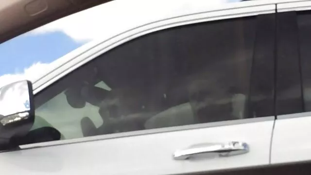HOT amateur est surpris en train de se raser par une caméra vidéo xxx amateur cachée dans son bain