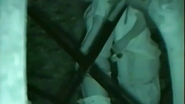 Babe latine prend film érotique amateur profondément