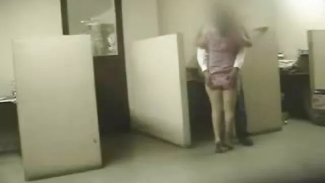 Rousse pâle vrai film porno amateur ramassée et baisée au bar